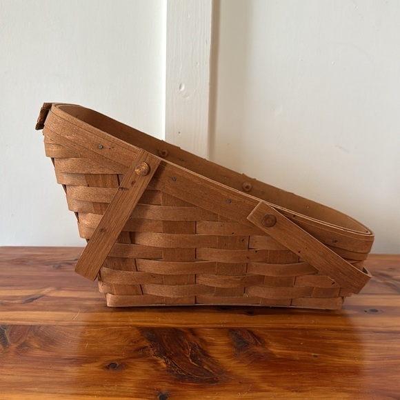 Vintage 1988 Longaberger Medium Vegetable Basket w/ Swing Handles - Picture 2 of 7